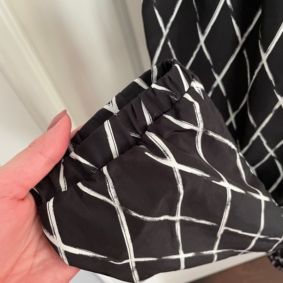 Black and White Lightweight Jumpsuit - Picture 4 of 6